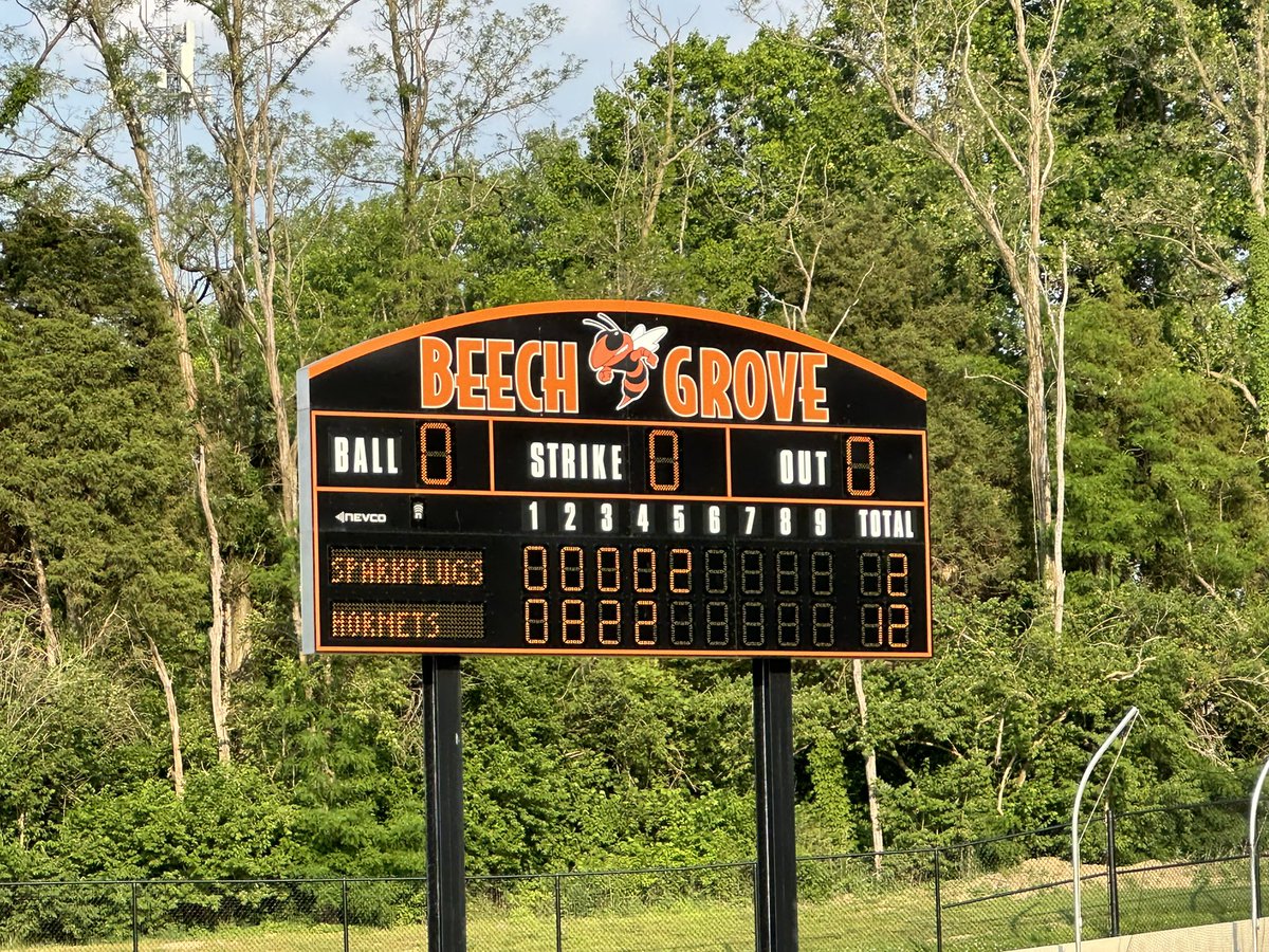TheHiveBGHS's tweet image. 1st TIME IN SCHOOL HISTORY!!! 

🥎 SOFTBALL SECTIONAL CHAMPIONS!!! 🏆 

@bghs_softball @IHSAA1 @BGCSHornets #HornetProud