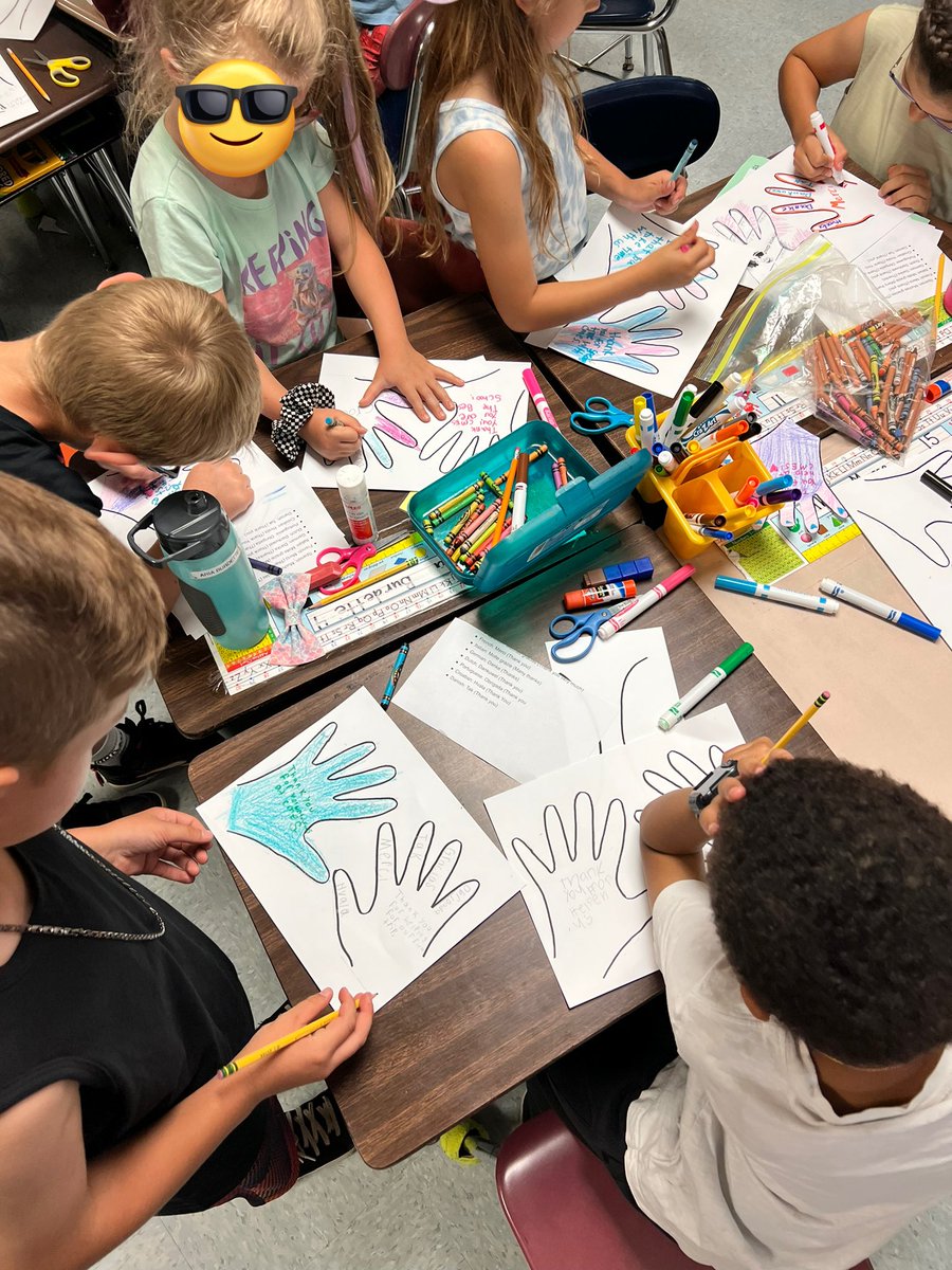 FCPS_SWilson's tweet photo. Third grade worked with their first grade book buddies to create thank you trees for our amazing volunteers. @CMESsavage @CMESLions https://t.co/KFsjilvz51