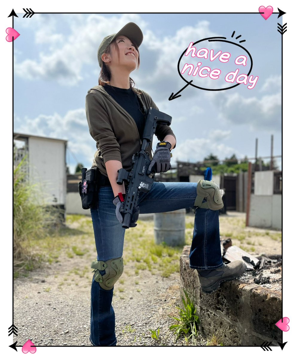 yucckeeey's tweet photo. おはよっ😘
今日はちょっとバタバタになる予感の日💨
1日充実しそう💕
そういや。。しばらく撃ってない😣
次出来るのはいつかなぁ🥰
これは1年前の写真🤳
デスマ2、かっこいいなぁ😍笑
#去年の今頃
#サバゲー女子
#GGA
#DeathMachineMark2 https://t.co/RJs0XGCUdw