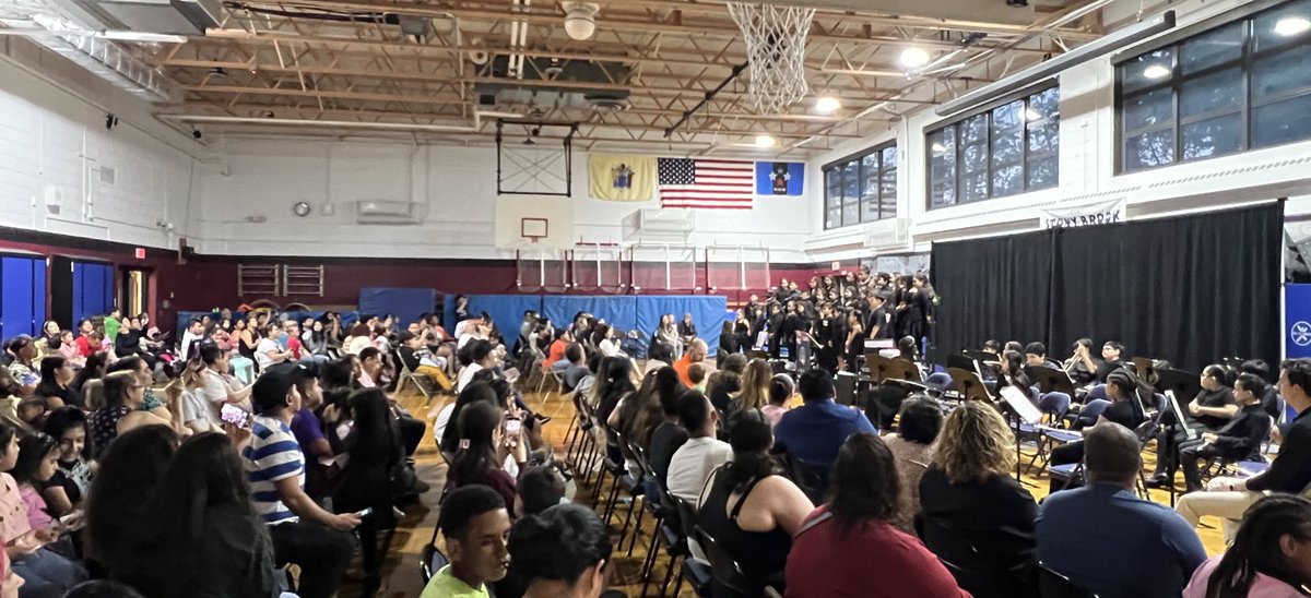 No empty seats at tonight’s @NPSD_StonyBrook Spring Concert! #npsdarts