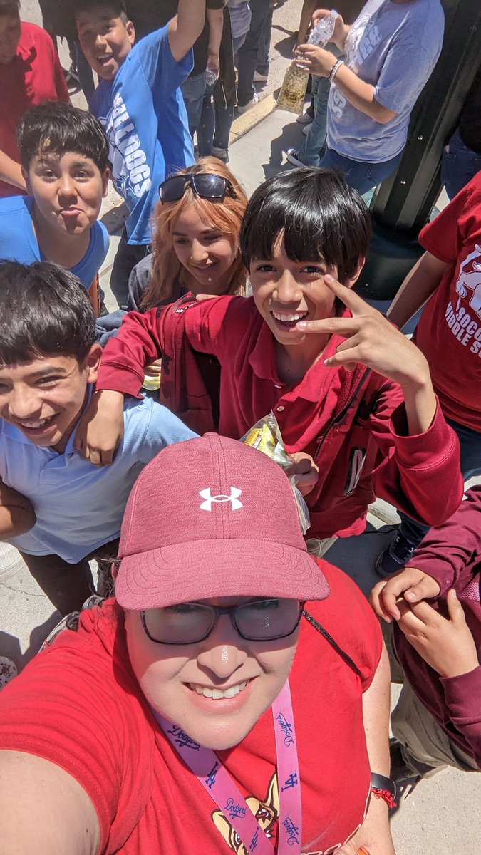 CMiranda_SMS's tweet photo. Our kiddos had a blast at the Chihuahuas game! ⚾🧢🐾
#MakeTheirDay https://t.co/GWSiuWbcxf