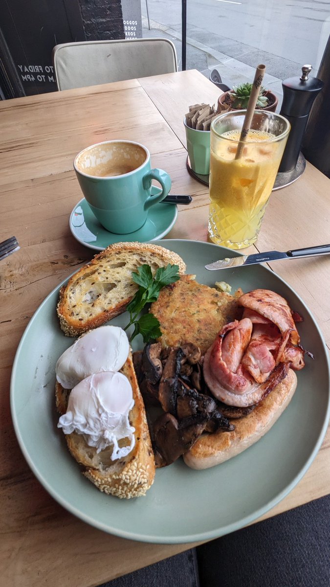 Naomi Folder tweet media