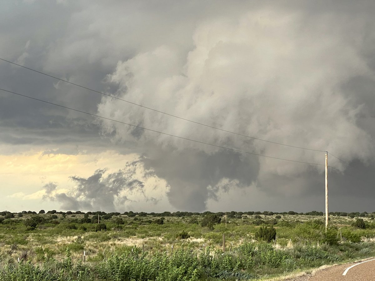 Possible tornado east of Tucumcari, NM. #WKU #nmwx