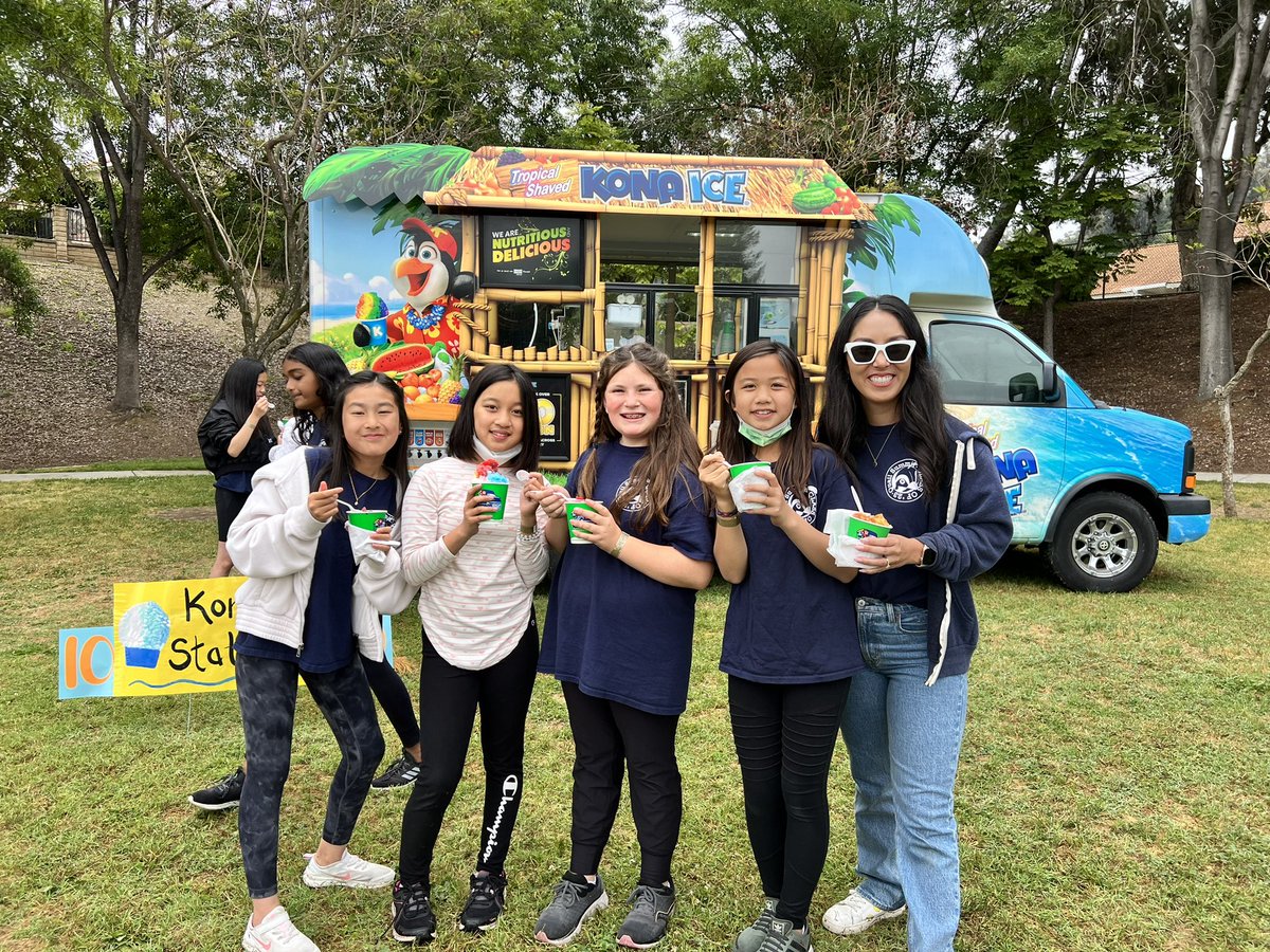 Alex Surdam (@mrssurdamqs) on Twitter photo So proud of our promoting 5th graders at <a href="/QuailSummitES/">Quail Summit</a>! We celebrated students with a lovely Arch Ceremony and continued our celebration at field day! So proud of our promoting 5th graders at <a href="/QuailSummitES/">Quail Summit</a>! We celebrated students with a lovely Arch Ceremony and continued our celebration at field day!