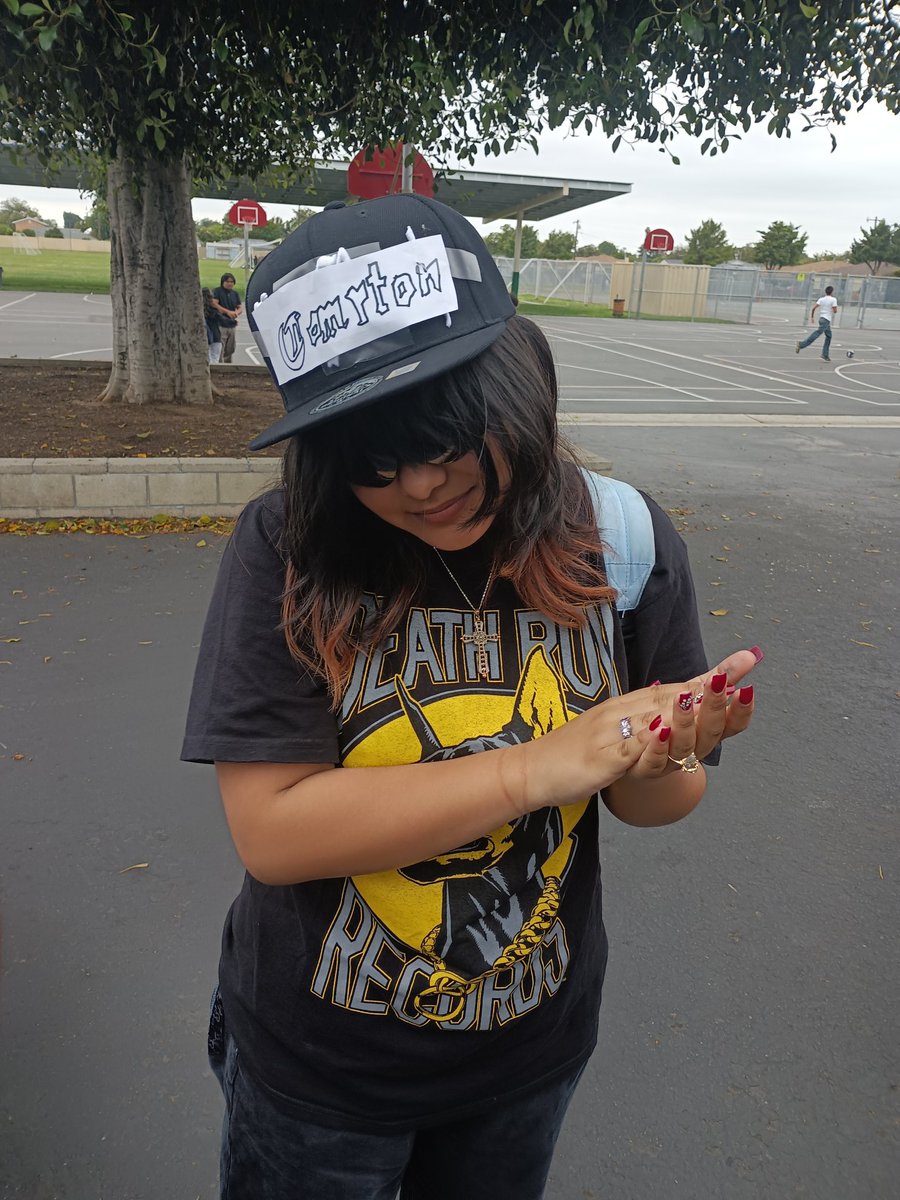 NicolasKnights's tweet image. Love the Knight Spirit our kids have. Today was decades day. Cool outfits. Yes that&apos;s Bob Ross and Easy E.
@KnightNation