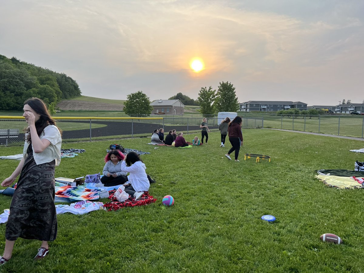 RAHSburg's tweet photo. Happening now: RAHS 1st annual Senior Sunset #ReedsburgPride #ClassOf2023 https://t.co/O7LEY7BFGJ