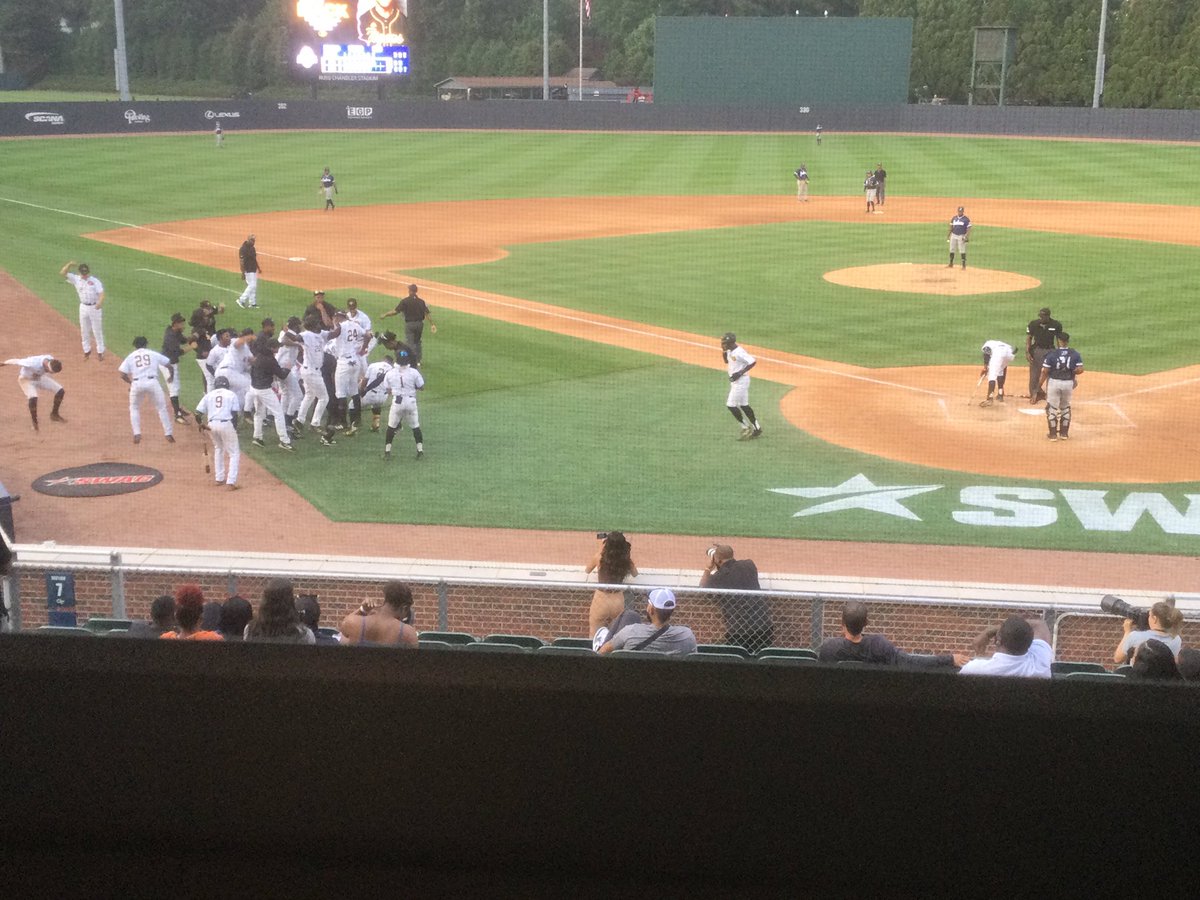 Keylon Mack with a 2-run homer and it’s @GSU_TIGERS 6 @GoJSUTigers 5 (7th) @theswac baseball tournament..   @Symone_Stanley