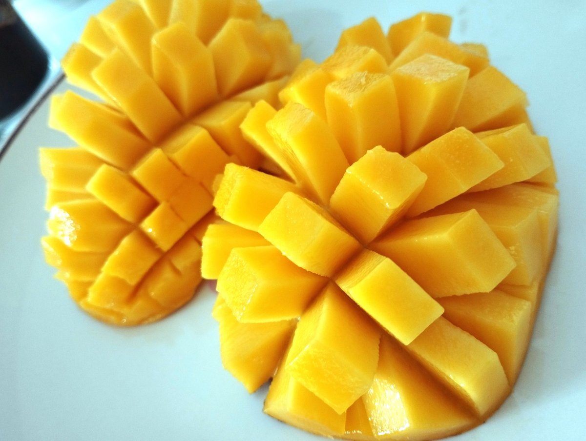 Coco___Martin's tweet image. 失敗、朝ごはん😣

アボカド(50点)をスキムミルクと混ぜ、タブリヤ(純チョコ)パンにぬり、マンゴーのせ・・、

アボカドもイマイチですが、
それよりも、
マンゴーと合わないデス😅
食材にゴメン🙏

#健康 #philippines #Tableya #全粒粉 #美味しい #cubic #orange #オレンジ