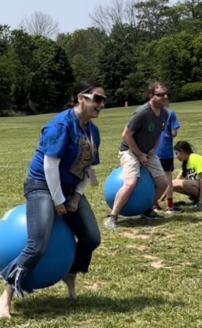 2DAmore's tweet image. Hippity-Hop race