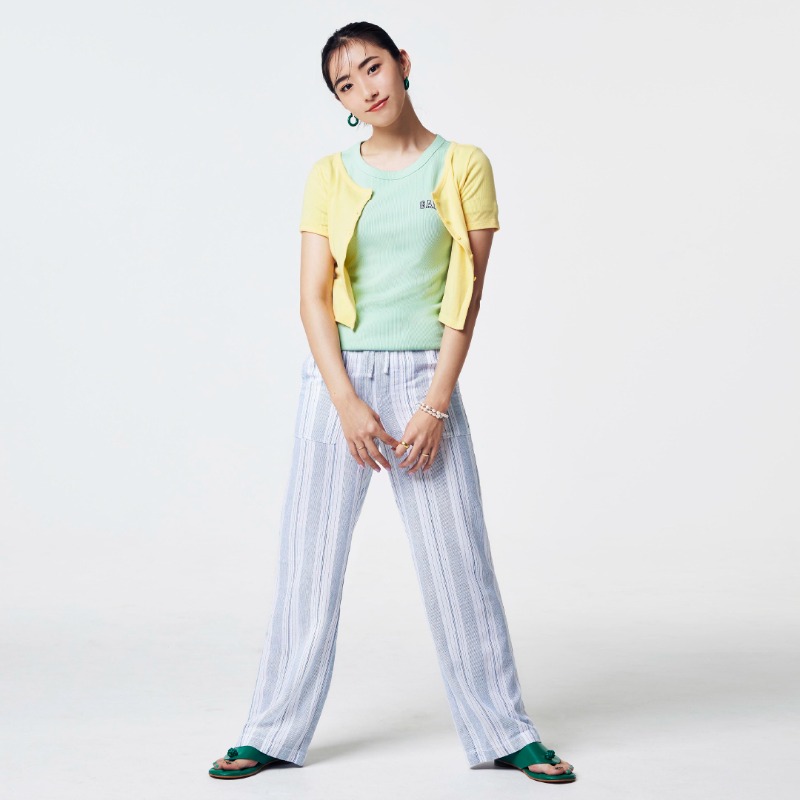 Gap_JP's tweet photo. 心地良いコットン素材のリブTシャツを淡いカラーオンカラーでレイヤード。ボトムスはリネン素材のプルオンパンツを合わせてリラックス感と夏色を楽しんで。
中田クルミ(俳優)@kurumi_nakata
#Feelthesummer #Gap #tee
https://t.co/luxNfBbBcA https://t.co/6k7ECs8aCb