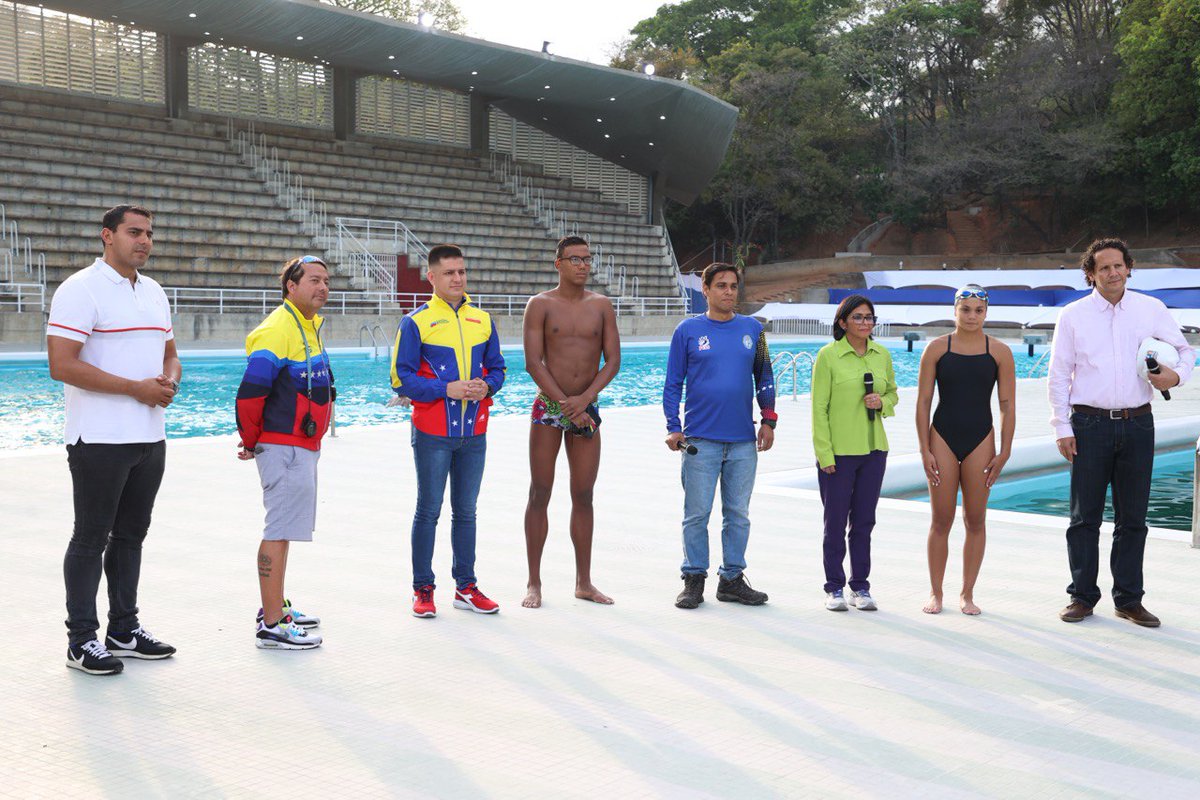 ViceVenezuela's tweet photo. #EnFotos || Durante la actividad presidencial dedicada a la Misión Venezuela Bella, la Vicepresidenta  @delcyrodriguezv lideró este miércoles la entrega formal del Complejo de Piscinas de la Universidad Central de Venezuela (UCV), recuperado por la @MVzlaBella.

#24May https://t.co/1zGplXMH4v