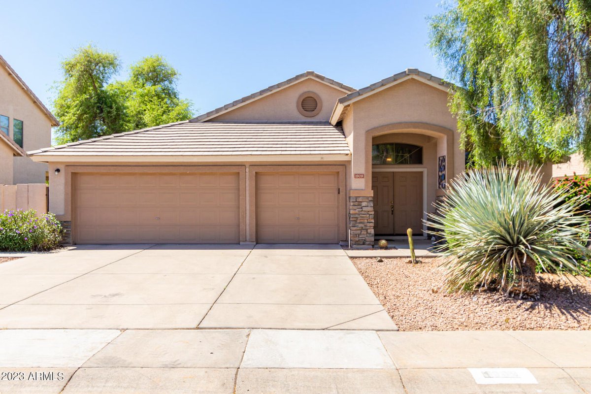 OPEN HOUSE at this awesome Certified Pre-Owned Home located in the quiet community of Finley Farms on
 Saturday, May 27th, From 11:00am - 1:00pm carolroyseteam.com/listings/1909-…
#Gilbert #Gilbertaz #arizona #azrealestate #carolroyse #carolroyseteam #yourhomesold #yourhomesoldrealty