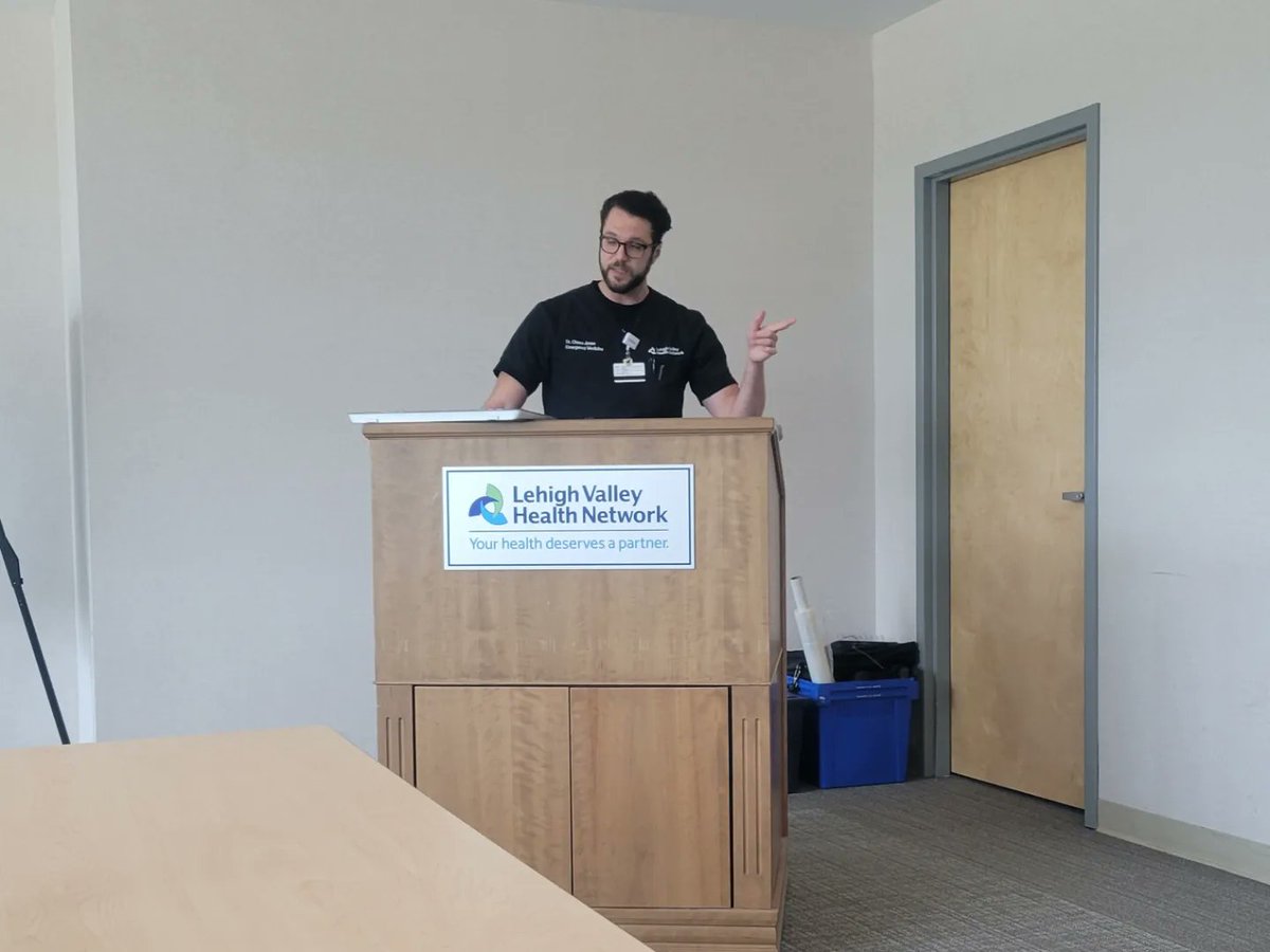 #lvhnmedtox fellows and attendings had a great afternoon at our quarterly joint case conference with #LVHN Pulmonary and Critical Care. #chlorine #swimmingpools #ARDS #anticholinergic #physostigmine #historicaltoxliterature #rivastigmine #collaboration #caseconference