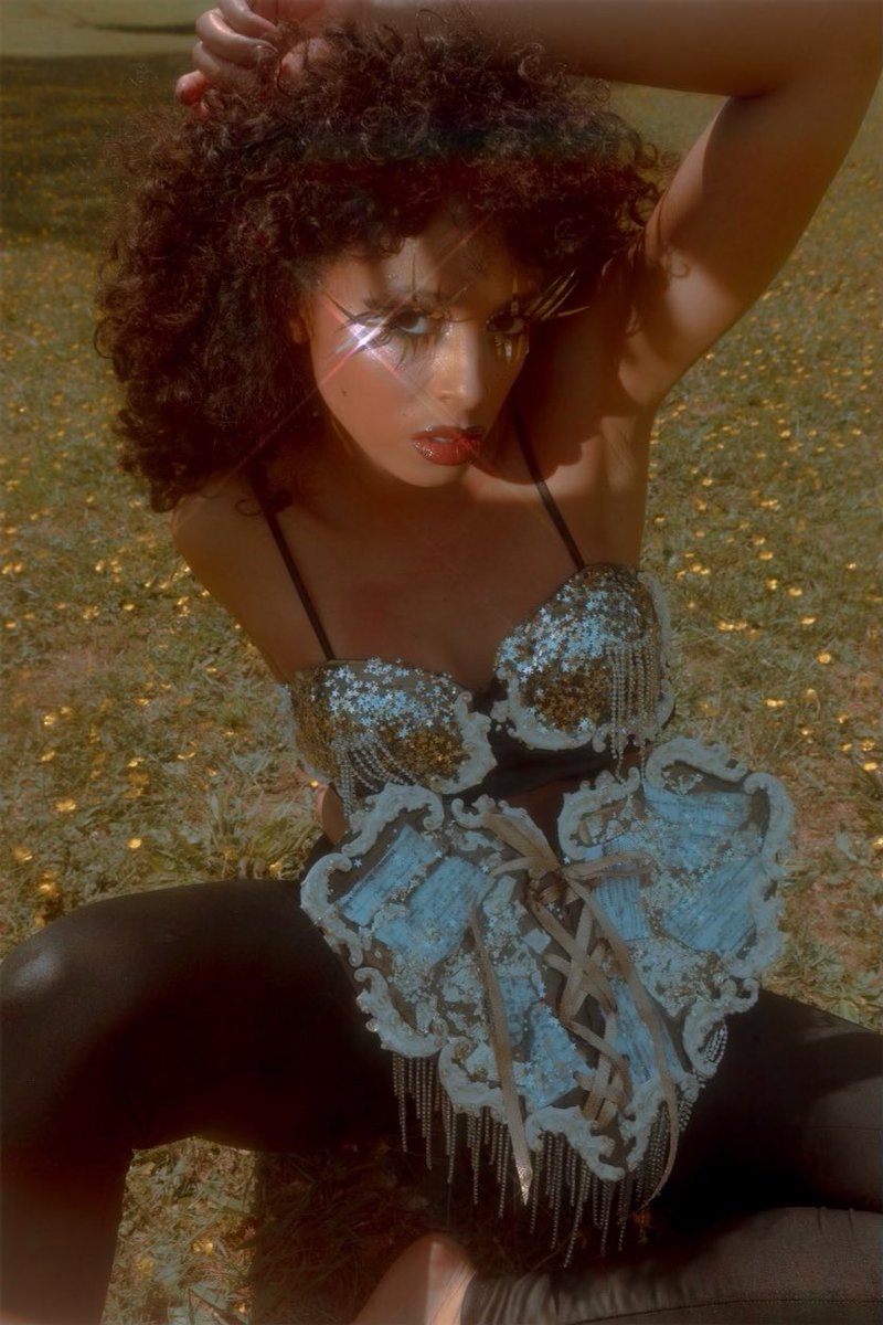 aspenonlife's tweet image. All I know is you could’ve had the world 🖤 

#richmondva #rva #createart #beart #rvamua #rvaphotographer #rvamodel #aspenonlife #heartonmysleeve #create