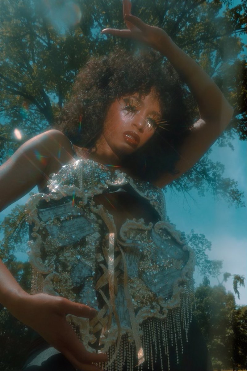 aspenonlife's tweet image. All I know is you could’ve had the world 🖤 

#richmondva #rva #createart #beart #rvamua #rvaphotographer #rvamodel #aspenonlife #heartonmysleeve #create