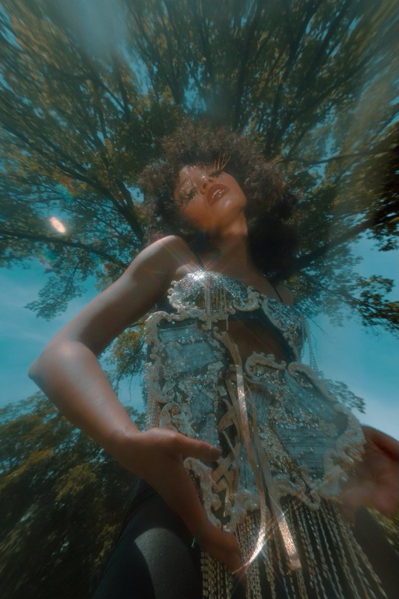 aspenonlife's tweet image. All I know is you could’ve had the world 🖤 

#richmondva #rva #createart #beart #rvamua #rvaphotographer #rvamodel #aspenonlife #heartonmysleeve #create