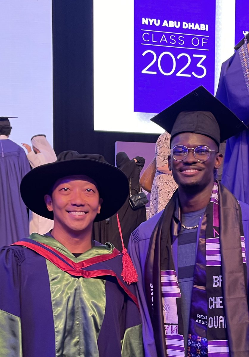 JeremyTeoLab's tweet photo. This is @BrianQuartey graduating class #NYUAD2023 who majored in Bioengineering @NYUAbuDhabi and is also an inaugural Honors research student @NYUADEng. Congratulations and well done Brian! https://t.co/iCjKt601O8
