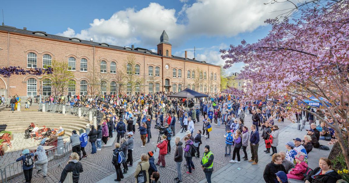 Tamperekaupunki's tweet photo. Tamperelaisia jo yli 250 000 #Tampere https://t.co/IvMq8IQJYp https://t.co/TotmMIZep1