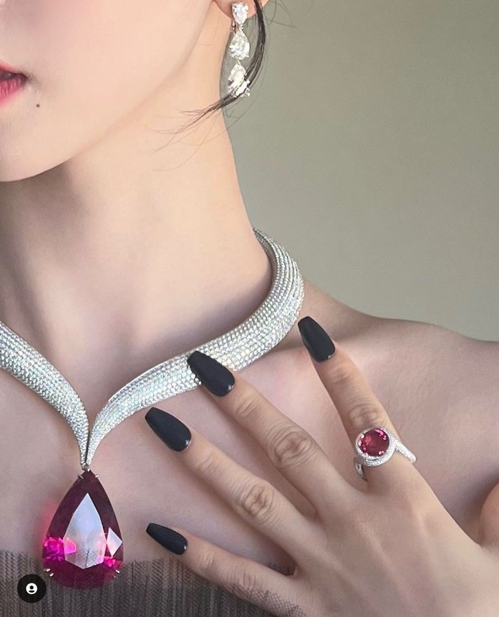 Kalung ratu ular ay <a href="/ofcxjeno/">JENO</a>