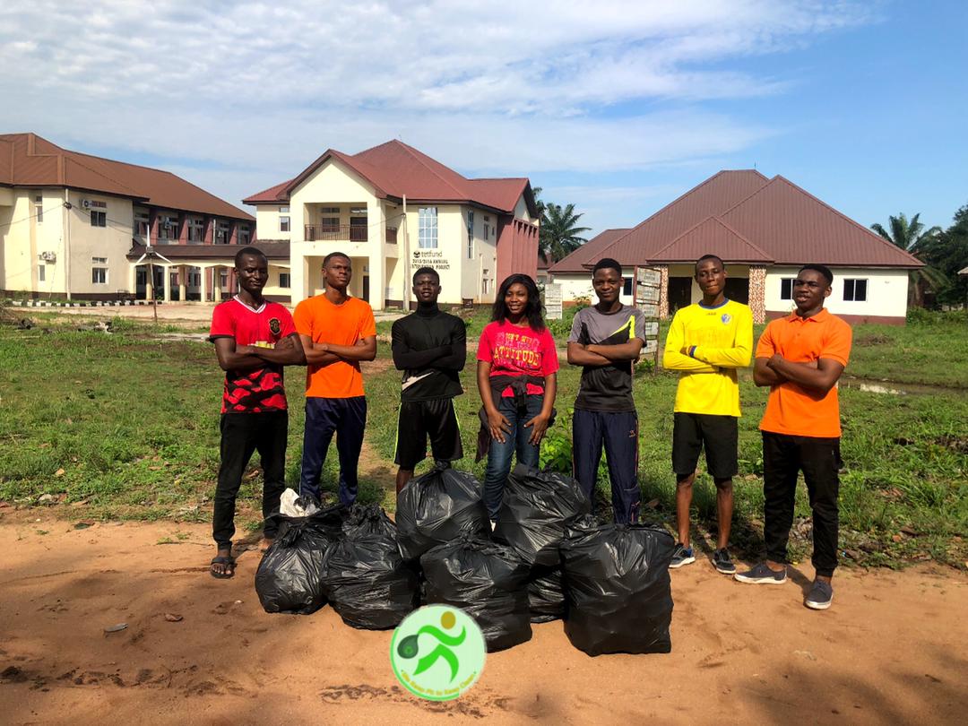 ploggingnigeria's tweet photo. #PloggingClubFUTO
#PloggingNigeriaClub
#WeKeepFitToKeepClean
#FitPeopleInCleanCommunities
#Ploggathon
#PloggingNigeriaAt5
#PloggasConvention23 https://t.co/MsUyWL2pid