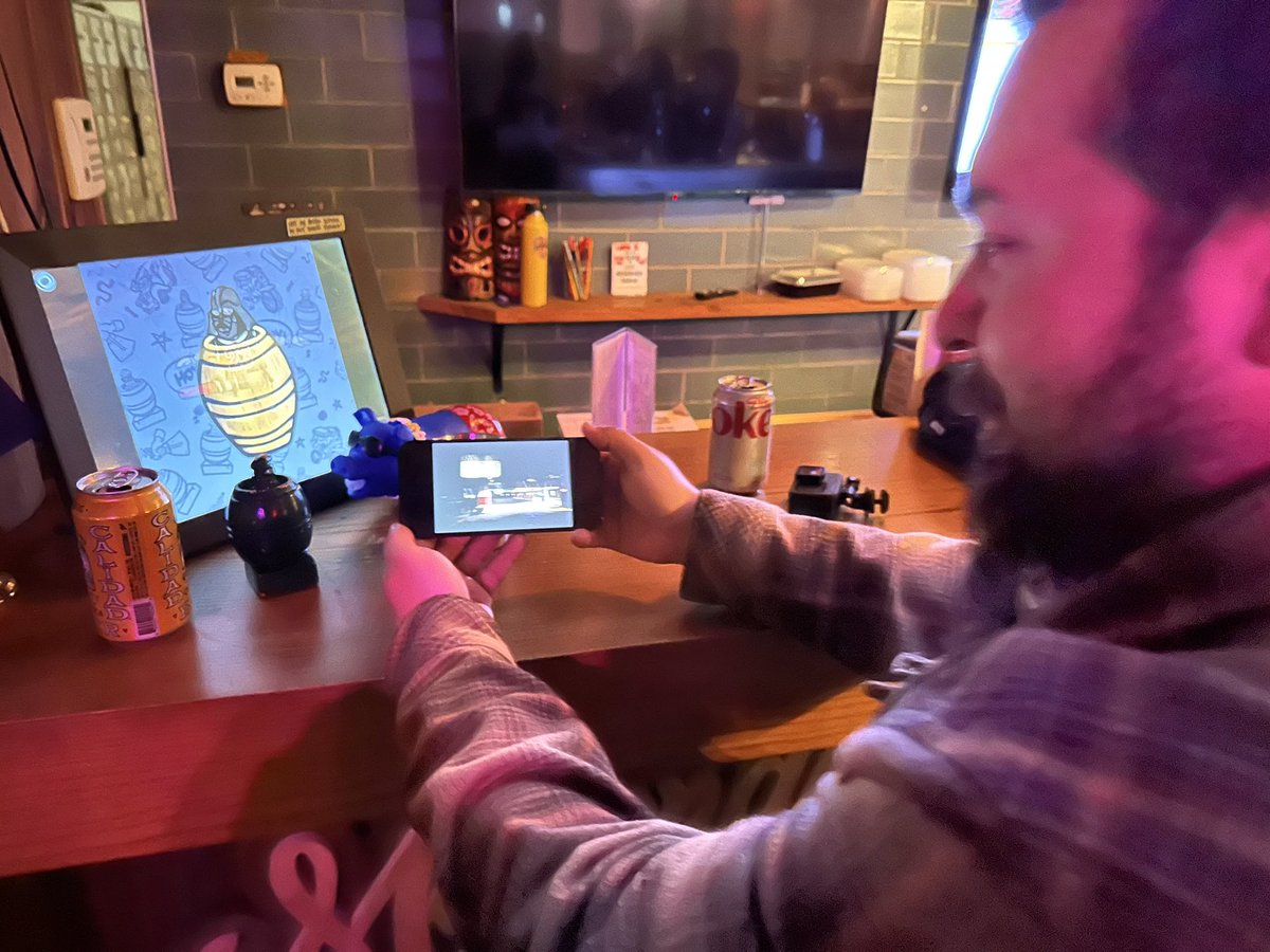 <a href="/KumasRizacan/">Rizacan Kumas</a> in the house <a href="/sunsetsquares/">Sunset Squares Pizza</a> #sanfrancisco #route66 #photography #art