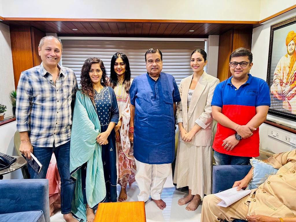 It was a pleasure for the team of #TheKeralaStory to meet Union Minister Shri @nitin_gadkari Ji. We are grateful for the opportunity to discuss our film and its significance #VipulAmrutlalShah @sudiptoSENtlm @Aashin_A_Shah @sunshinepicture