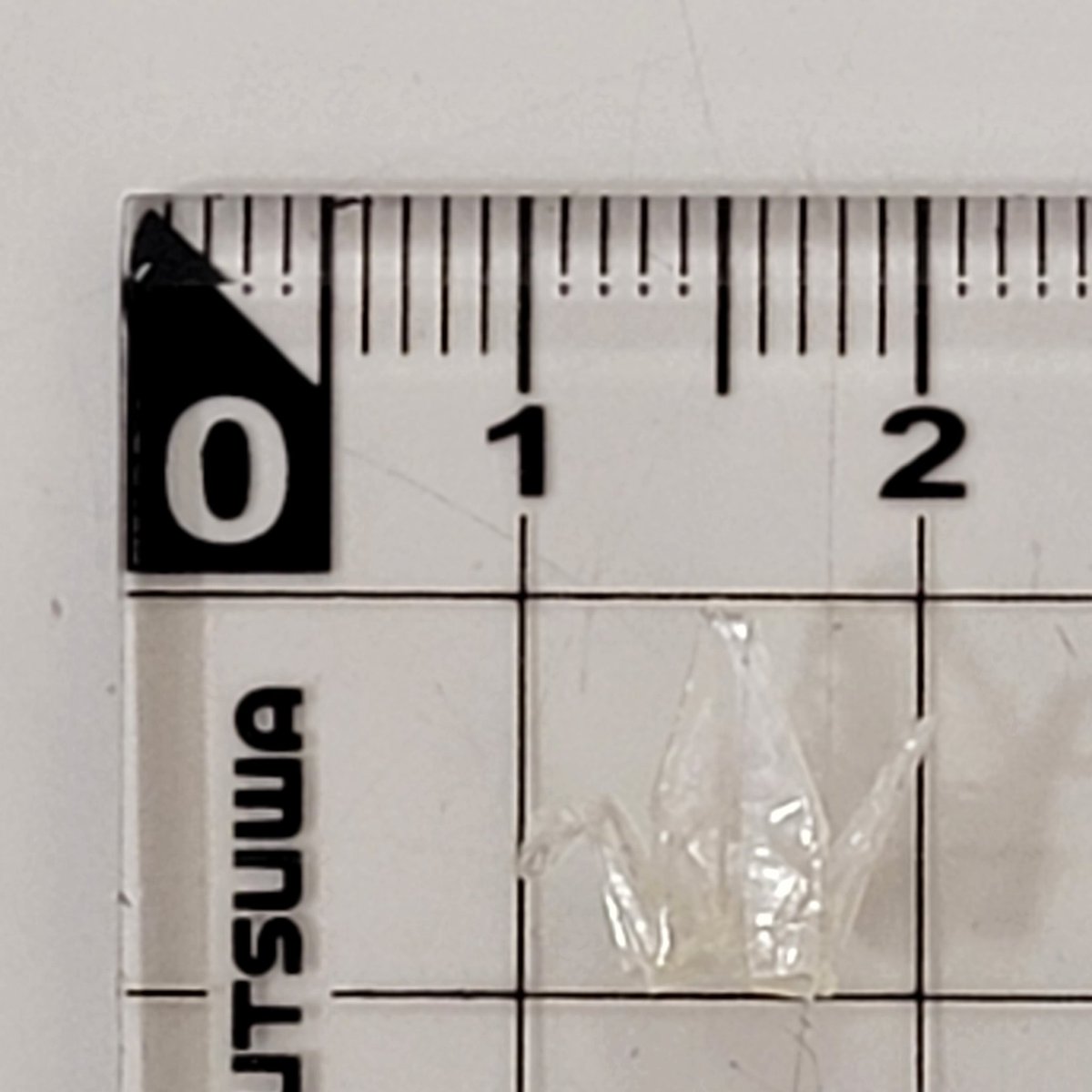 kirapika00's tweet image. 暇を持て余していたので
セロテープで鶴折った
#折り鶴  #1cm