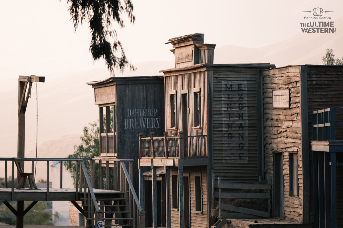 UltimeWestern's tweet photo. Welcome to Lahood, New Mexico, on the eve of a new day in 1863 that you will never forget...
🌵International LARP (english) - Spain - Nov. 7th to 12th, 2023 👉Register now: https://t.co/ngrWqlBzdX
#UltimeWestern #LARP #LARPEvent #LiveActionRolePlaying #LARPing #Wildwest #Oldwest https://t.co/o8AEb9B7mu