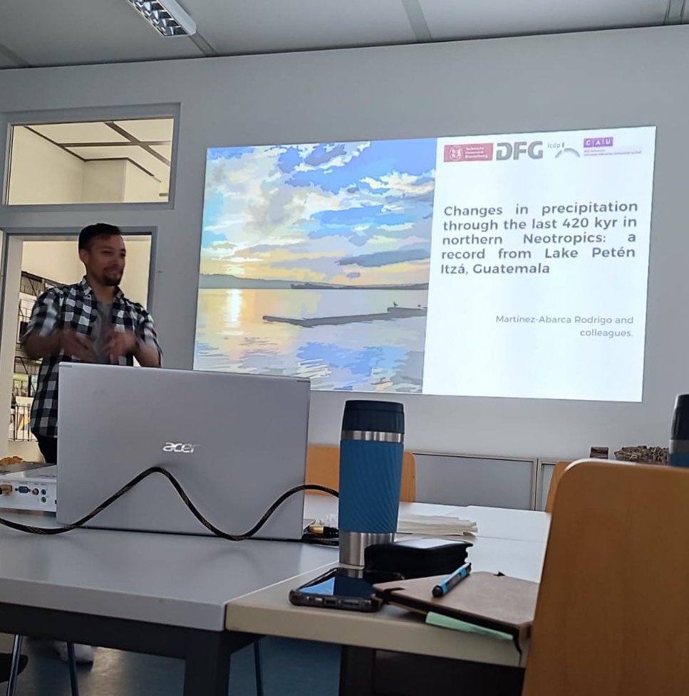 Rodrigo37708943's tweet photo. Yesterday, I presented to my doctoral colleagues the advances of my second PhD paper. The reconstruction of rainfall for the last 400,000 years in Lake Petén Itza Guatemala! 
@tuBraunschweig #IGeo #Paleolimnology #ClimateChange #Neotropics https://t.co/F2eN80HuYY
