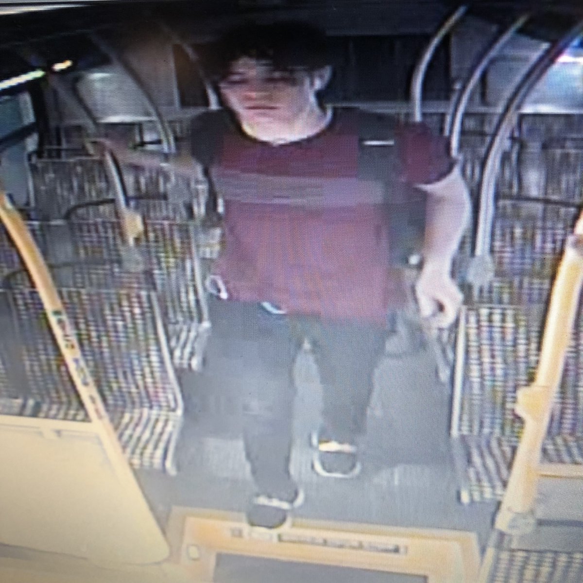 Detectives from the LAPD’s Topanga Division are seeking the public’s assistance in identifying the suspect who stabbed a Metro bus driver.  Anyone with information is urged to contact Los Angeles Police Department’s Topanga Division Detectives at (818) 756-4820.