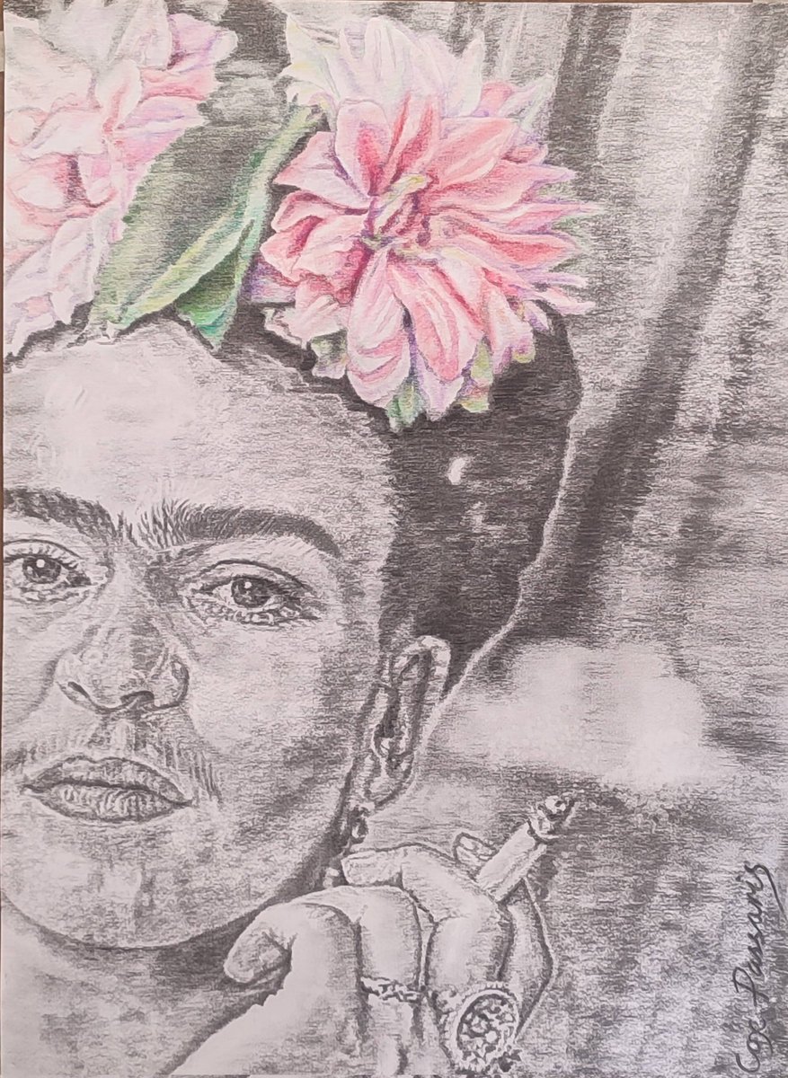 'I paint flowers so they will not die.'
_Frida Kahlo

#Charcoal and #pastel on #fabrianopaper (50x70cm.)
#drawings #charcoalart #pastelart #portraits #fridakahlo
#figurativeart #realism #contemporaryart #art #ArtLovers #WomensArt #artontwitter #artistsontwitter
