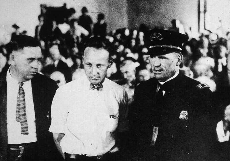 mariobianchi18's tweet photo. Il #25maggio 1925 #JohnScopes, insegnante nel Tennessee, è incriminato per aver spiegato agli studenti la teoria evoluzionistica di #Darwin. Il divieto perdurerà in molti stati Usa per decenni. Al 2006 solo il 40% della popolazione riconosceva la validità delle teorie darwiniane. https://t.co/ta39DnQsl8