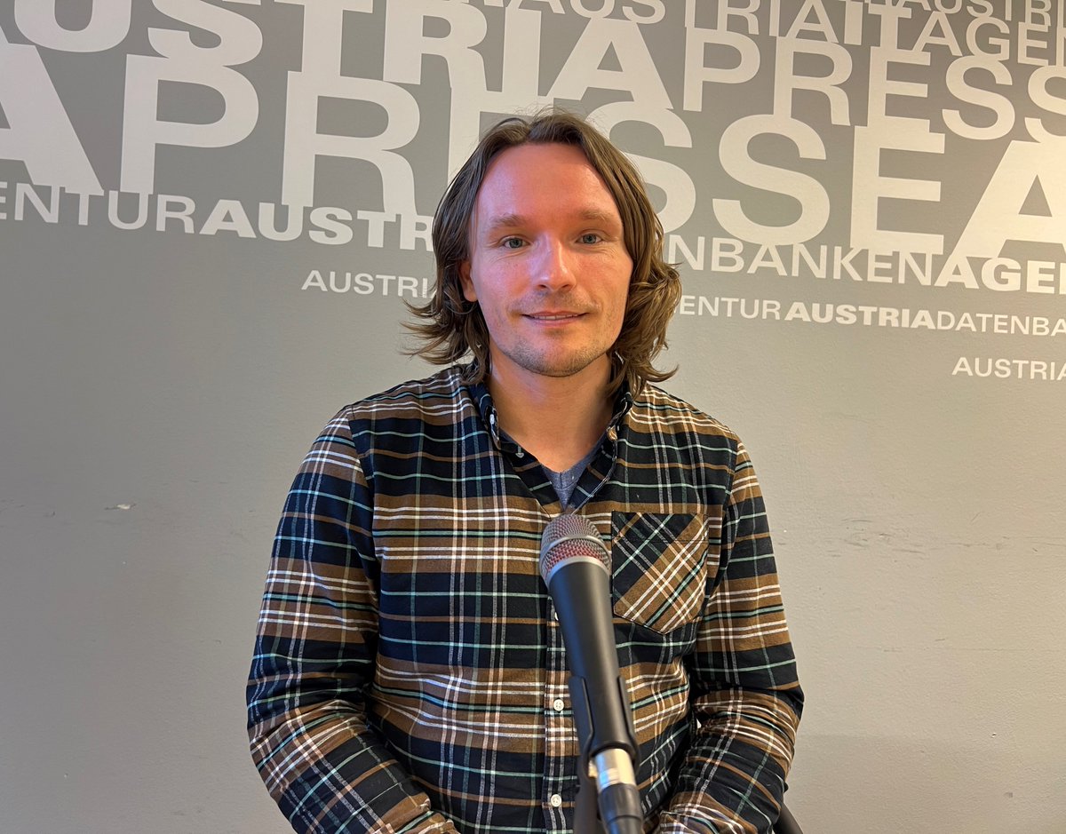 Neue #Podcast-Folge #NerdsMitAuftrag 🎙️ Theoretischer Physiker <a href="/lemeshko/">Misha Lemeshko</a> erklärt uns, warum er seinen Youtube-Kanal betreibt und dass sich Wissenschaftler irren müssen um erfolgreich zu sein. Der gebürtige Russe ist Professor am <a href="/ISTAustria/">ISTAustria</a> 🎧 science.apa.at/podcast/#30