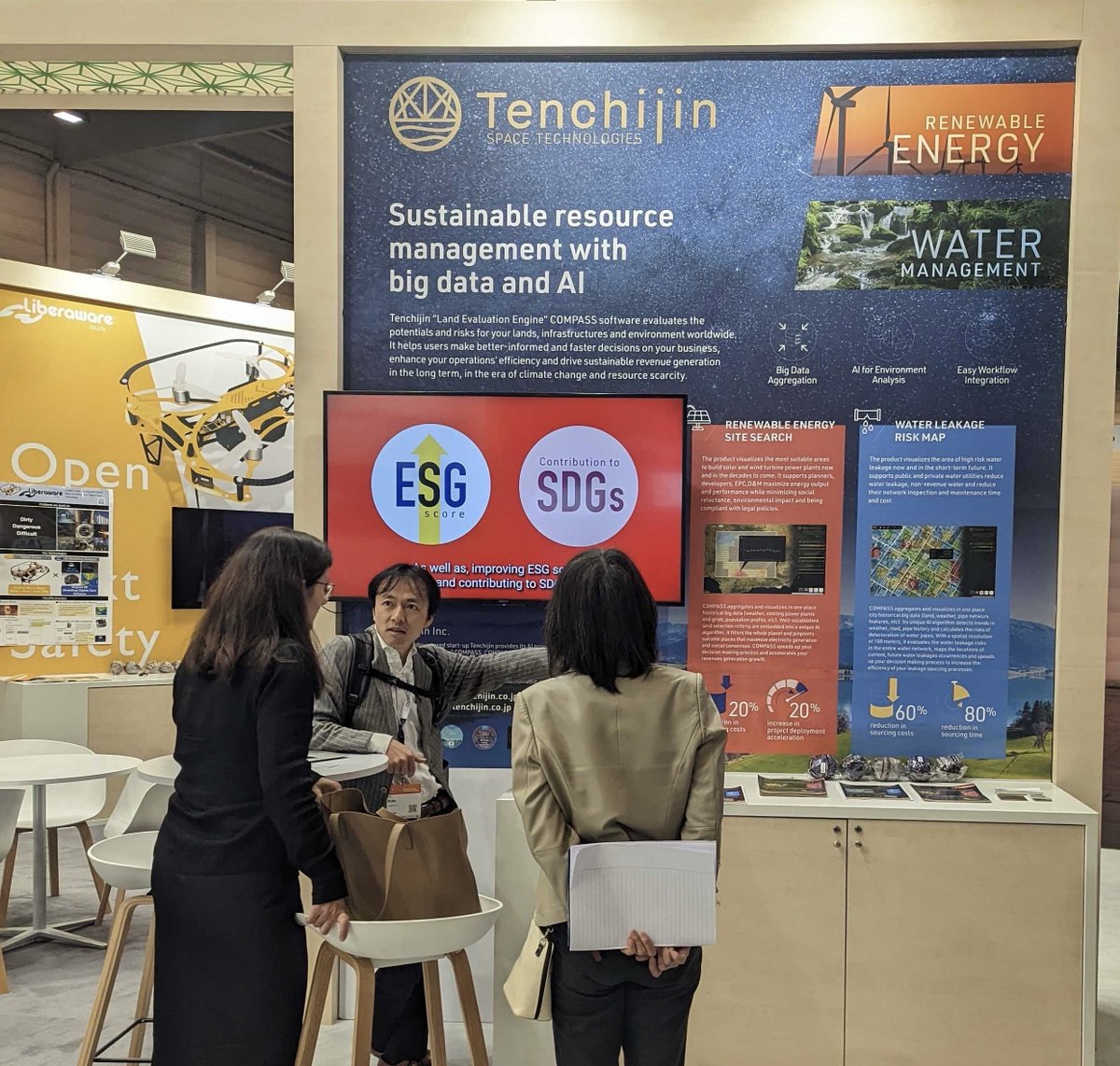 tenchijin_pr's tweet photo. /
ドイツで開催されている、
@EworldEssen のイベントの様子です🌏
\
天地人からはCEOの櫻庭とグローバルチームの浦部、Adrienが参加しています。
「天地人コンパス 宇宙水道局」と「再生可能エネルギーの利用に向けた適地調査」の2つの活用事例を展示します。
#Eworld23 https://t.co/S6drNf6mpe
