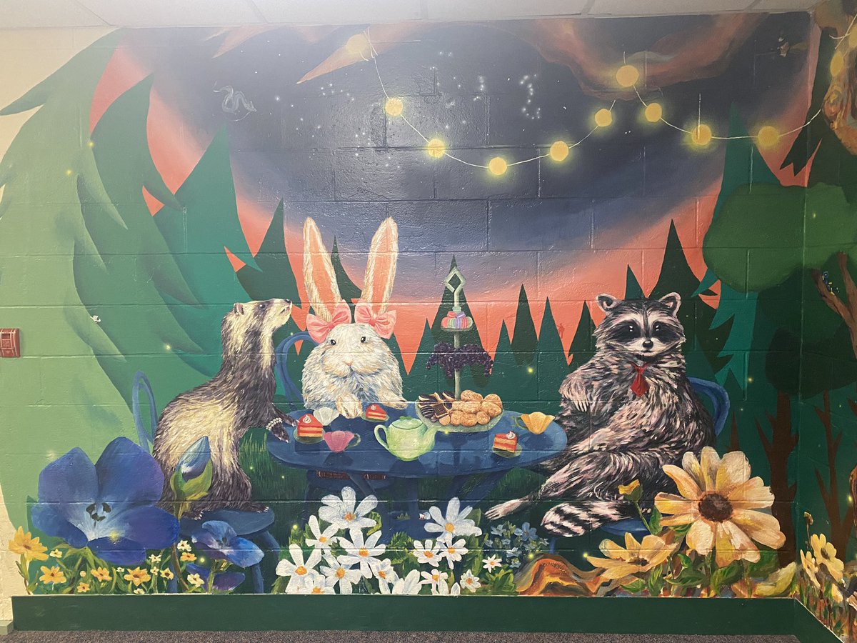 Spent some time this afternoon walking through the Greenhouse and stared in awe at the incredible new mural (class of 2023) at AHS…

There are some amazing murals throughout our building, but this one takes the pie.  #UnitedGreenmen 

@Atown_art21 @AHS_MH @AHS_SeanBaker