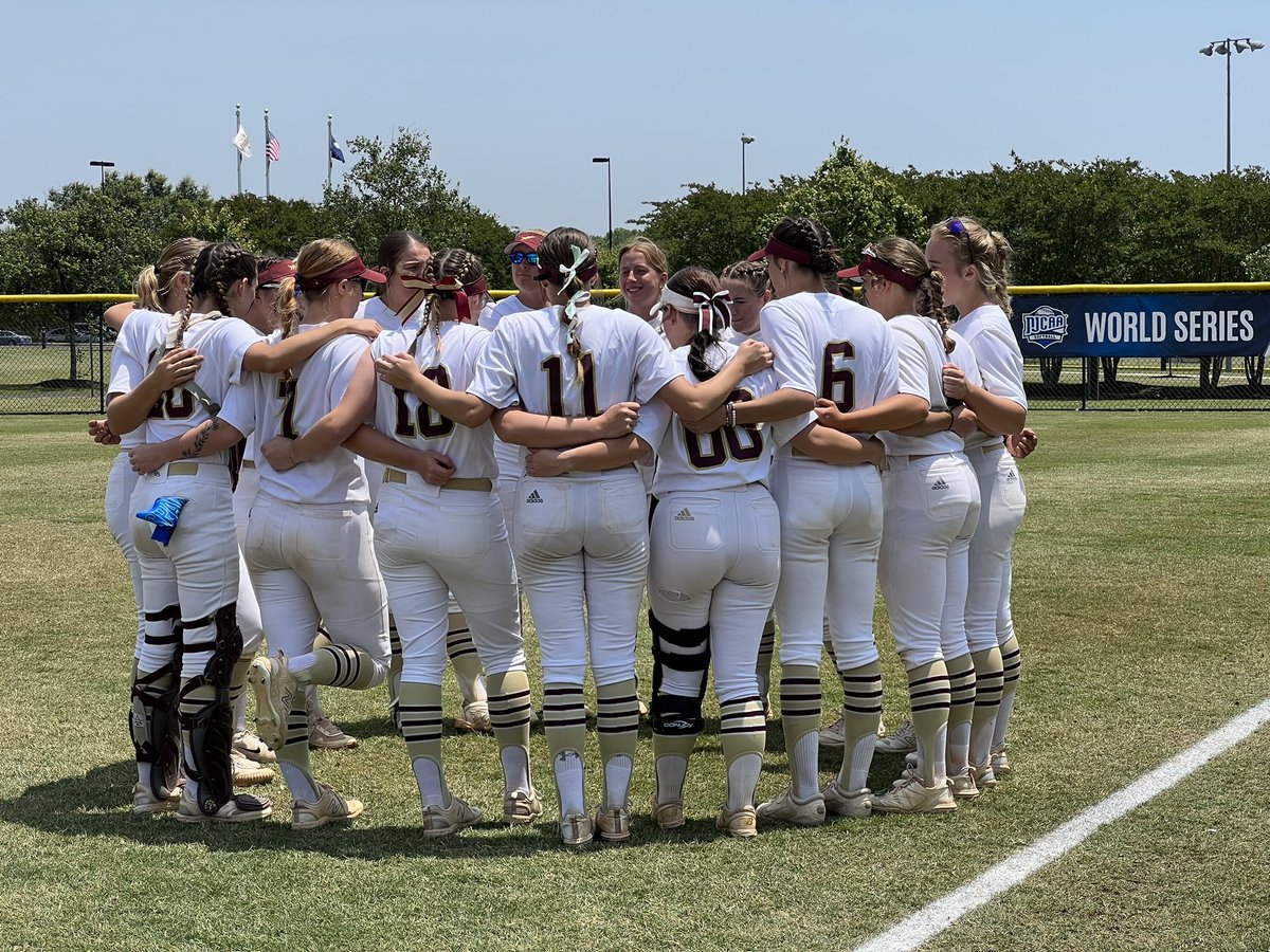 𝐓𝐡𝐚𝐧𝐤 𝐲𝐨𝐮‼️

Another great season in the books. 📚 ▪️Back-to-back Regional Champions ▪️Back-to-back @njcaa World Series appearances 
▪️First 4️⃣0️⃣ win season in program history
▪️First win at the NJCAA World Series 

#jetball✈️🥎