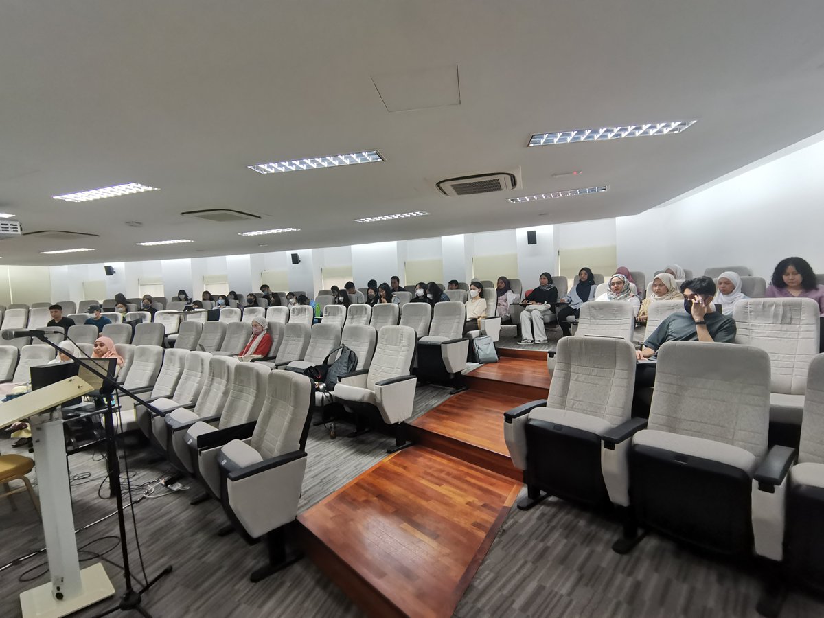 BPA_Malaysia's tweet photo. What's happening right now!
BPAM's CEO and Executive Director, Meor Amri Meor Ayob, is currently giving a class on Asset-Backed Securities at the Faculty of Business and Economics, Universiti Malaya.
#connectwithBPAM #universitimalaya #visitinglecturer #industryleadersession https://t.co/4fslbYGybg