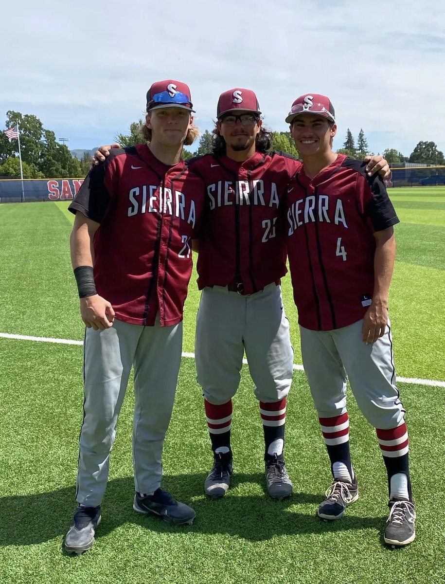 Bigeasyac21's tweet photo. Pic popped up on Facebook. Them at 9 and them now. Baseball is a great game. @ClaytonStevenCo @zach_chamizo @scwolverines @dillonwells_4 @RobieWells @Coats4Life @ChamizoHeather https://t.co/uUX6vMjQzE