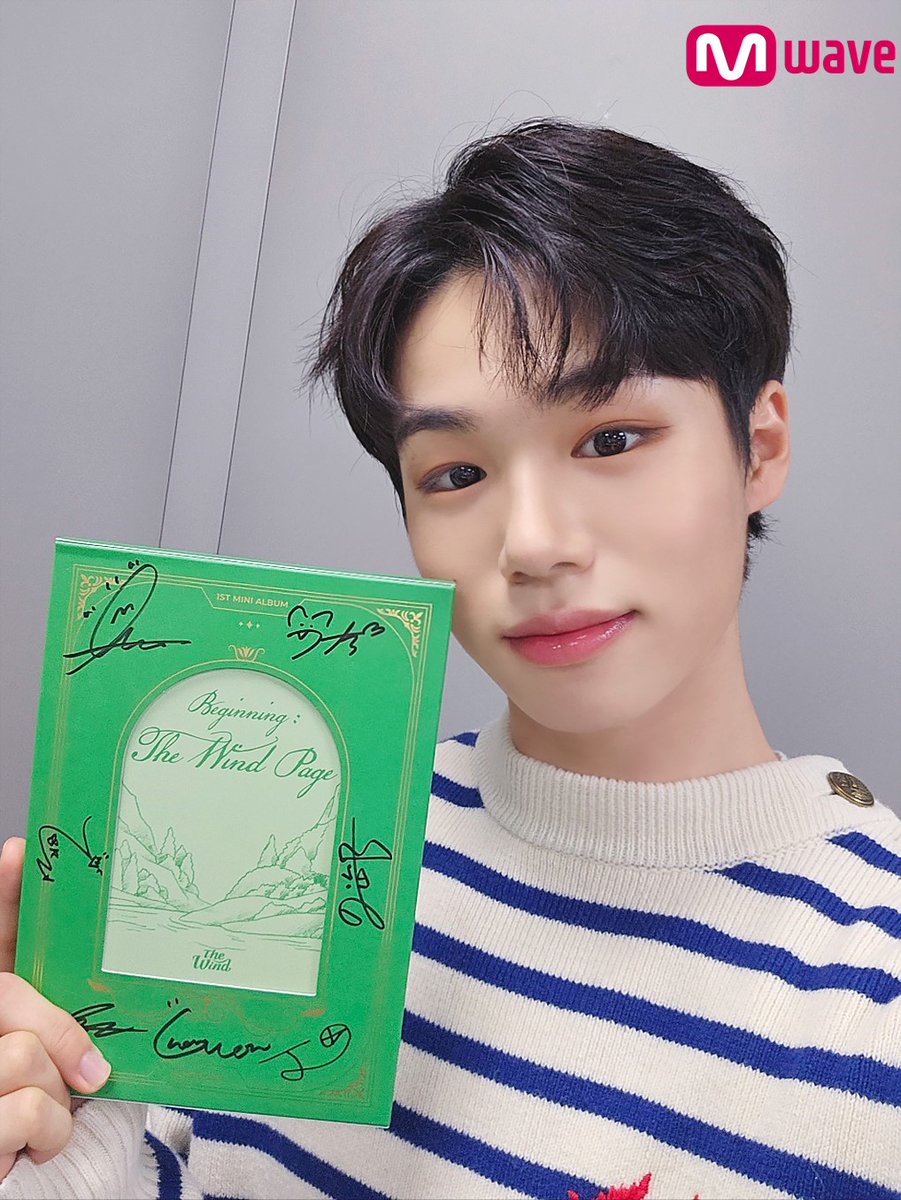 OfficialMwave's tweet photo. [#Mwave Shop] fans に送る #TheWind のセルカ 

📍販売期間：～5月29日6PM (KST)
📍サイン入りCD : https://t.co/vwX3q6Dv9c

#더윈드 #Beginning_TheWindPage
#김희수 #KIMHEESOO
#박하유찬 #PARKHAYUCHAN
#신재원 #SHINJAEWON
#안찬원 #ANCHANWON https://t.co/AwHdZvM14X
