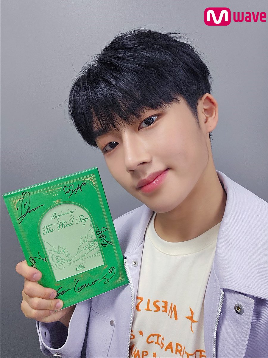 OfficialMwave's tweet photo. [#Mwave Shop] fans に送る #TheWind のセルカ 

📍販売期間：～5月29日6PM (KST)
📍サイン入りCD : https://t.co/vwX3q6Dv9c

#더윈드 #Beginning_TheWindPage
#김희수 #KIMHEESOO
#박하유찬 #PARKHAYUCHAN
#신재원 #SHINJAEWON
#안찬원 #ANCHANWON https://t.co/AwHdZvM14X