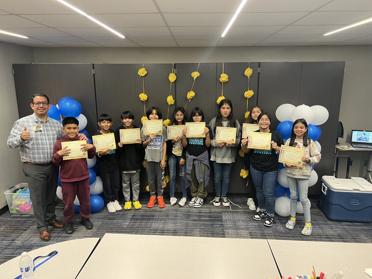 Our Student Council members were recognized today for their leadership! We had a mini award celebration with lunch  and ice cream!  🎉🥳🍕🍦@cdiazcfisd @BaneElementary @CyFairISD #growingleaders #StuCo #5thand4thgrade