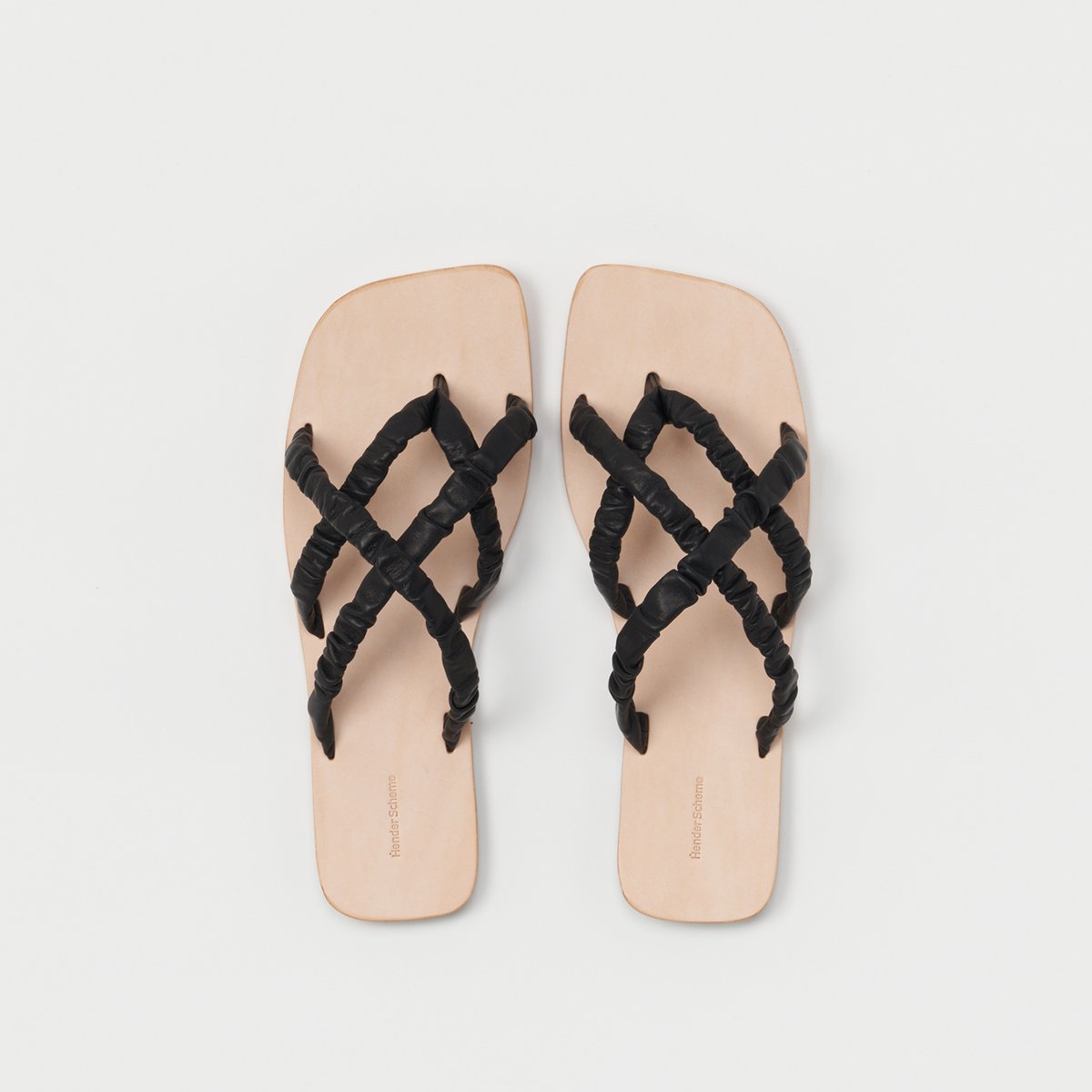 HenderScheme's tweet photo. model: shirring overlap
color: black/natural, choco/natural, black/dark brown, choco/dark brown, light purple/natural, deep green/natural

#henderscheme #2023ws https://t.co/nx681CE0Vu