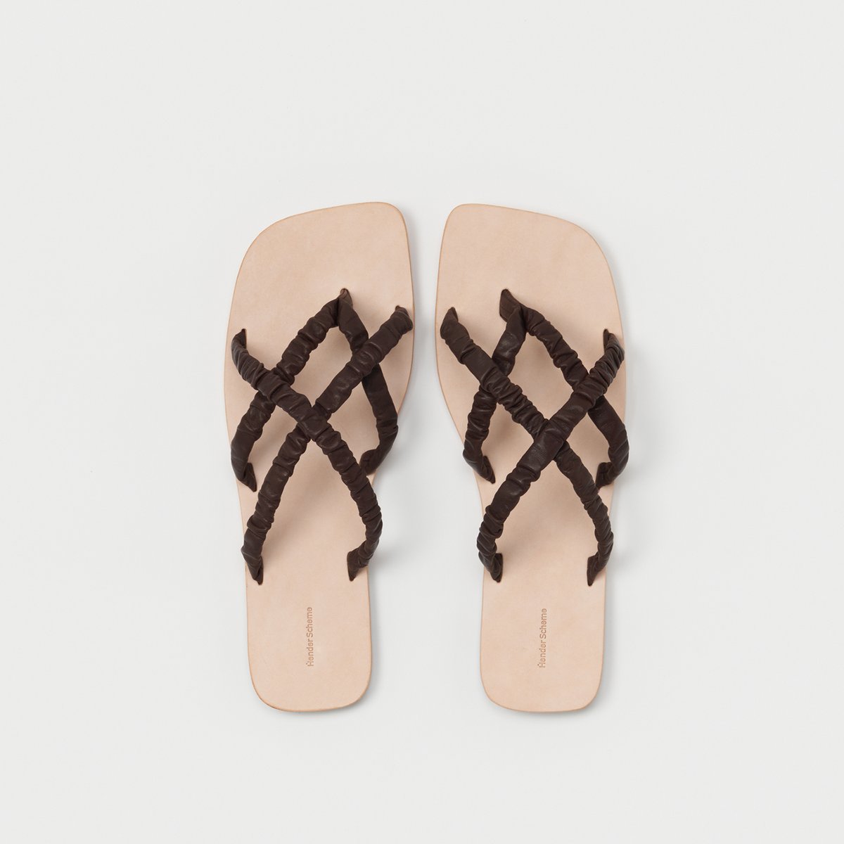 HenderScheme's tweet photo. model: shirring overlap
color: black/natural, choco/natural, black/dark brown, choco/dark brown, light purple/natural, deep green/natural

#henderscheme #2023ws https://t.co/nx681CE0Vu