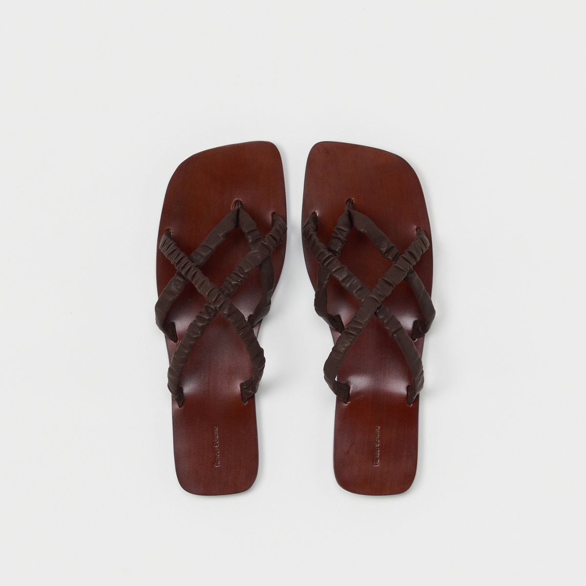 HenderScheme's tweet photo. model: shirring overlap
color: black/natural, choco/natural, black/dark brown, choco/dark brown, light purple/natural, deep green/natural

#henderscheme #2023ws https://t.co/nx681CE0Vu