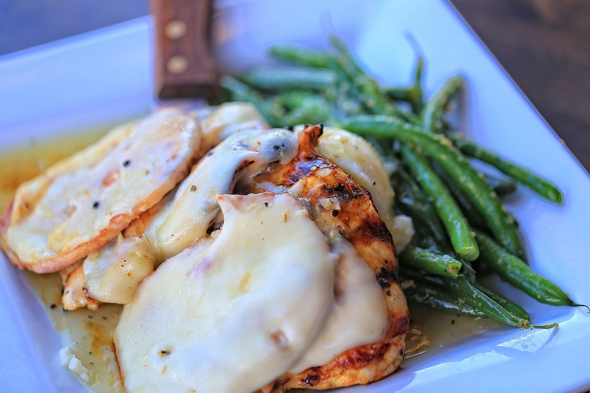 TimFinnegans's tweet photo. Come try our wonderful Killarney Chicken https://t.co/1nnjS7gcOj