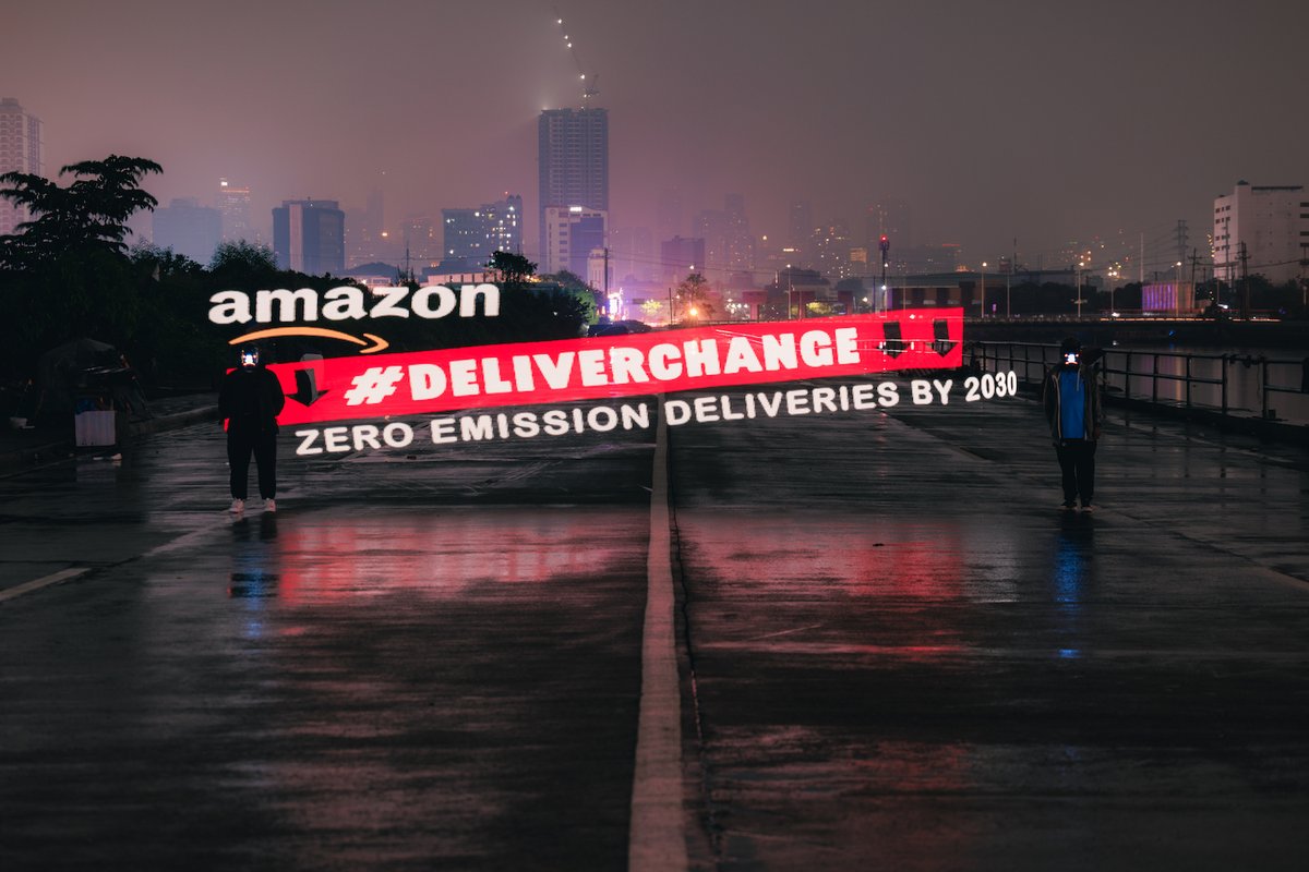 350Pilipinas's tweet photo. On May 24, 2023, 350 Pilipinas volunteers staged a creative action at the Amazon Operation Services Philippines in Pasay City to call out Amazon and other delivery companies’ persistent reliance on fossil fuels to transport their e-commerce deliveries. 
📸: @jilsonstiu https://t.co/sFhz6iI2vf