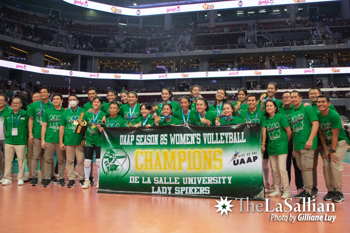 greenbloodedts's tweet photo. ONE TEAM, ONE AN1MO! 🥇🏹

We definitely have what it takes! 🏆💚🏹

🏹 GreenBlooded Shopee Mall: https://t.co/UMCQa5fZJ4
🏹  GreenBlooded Facebook: https://t.co/7gLQf64LmX

#Champions #AnimoLaSalle #IgnitetheAnimo #RiseAsOne #UAAPSeason85 #GreenBlooded

📷 The La Sallian https://t.co/mRGRK30LGX