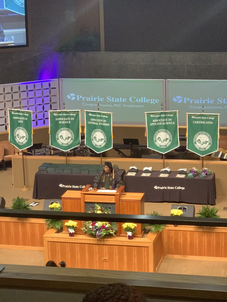 MorinolaS's tweet photo. Truly an honor to have been invited as the 2023 commencement speaker at my alma mater, @PrairieStateCol. This is where it all began for me and today I and PROUD -proud of us! 
#Classof2023 #MedTwitter https://t.co/3OsLHNTShi