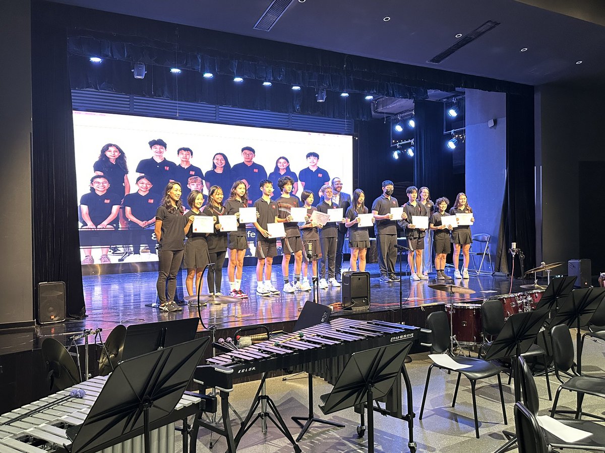 hkanabar's tweet photo. Great to be a Head of School and celebrate the many wonderful things that happen at the end of the year. Congratulations to our G8’s who will be in HS next year! #sisrocks #issedu #hoslife https://t.co/6KcIKHImxo