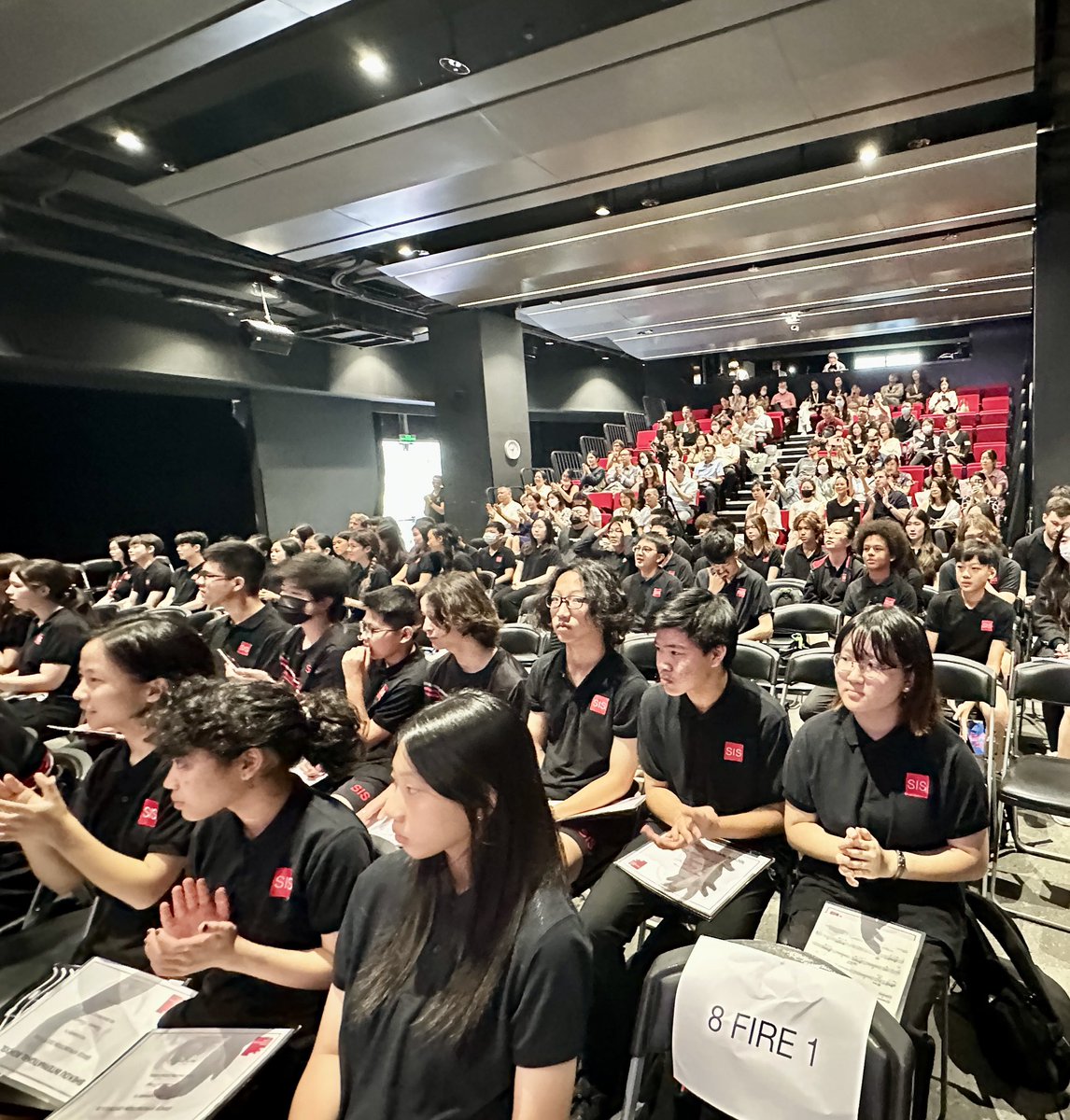hkanabar's tweet photo. Great to be a Head of School and celebrate the many wonderful things that happen at the end of the year. Congratulations to our G8’s who will be in HS next year! #sisrocks #issedu #hoslife https://t.co/6KcIKHImxo